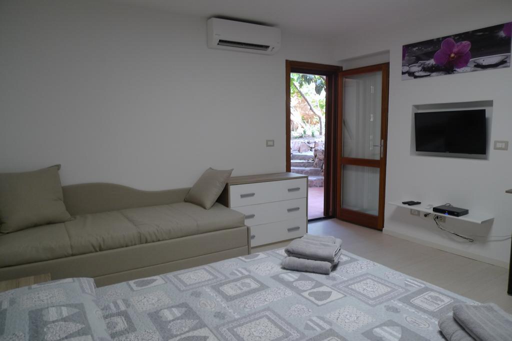Villaggio Est Affittacamere ซาน เตโอโดโร ภายนอก รูปภาพ