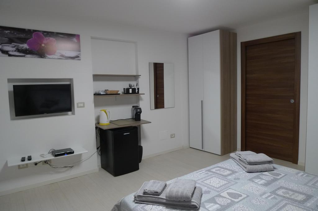 Villaggio Est Affittacamere ซาน เตโอโดโร ภายนอก รูปภาพ