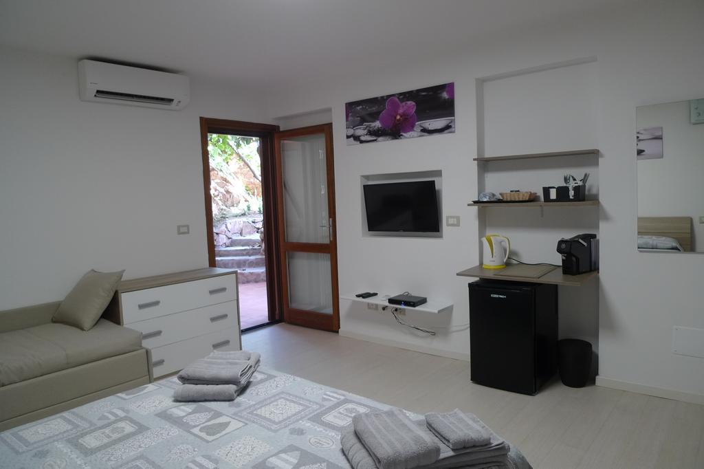 Villaggio Est Affittacamere ซาน เตโอโดโร ภายนอก รูปภาพ