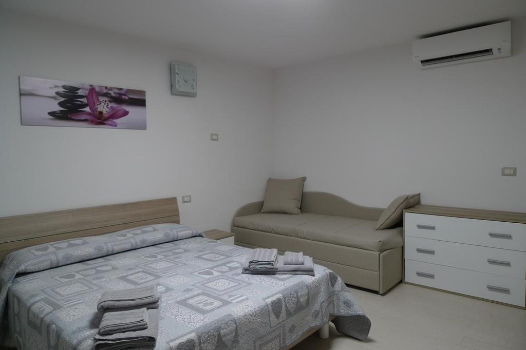 Villaggio Est Affittacamere ซาน เตโอโดโร ภายนอก รูปภาพ